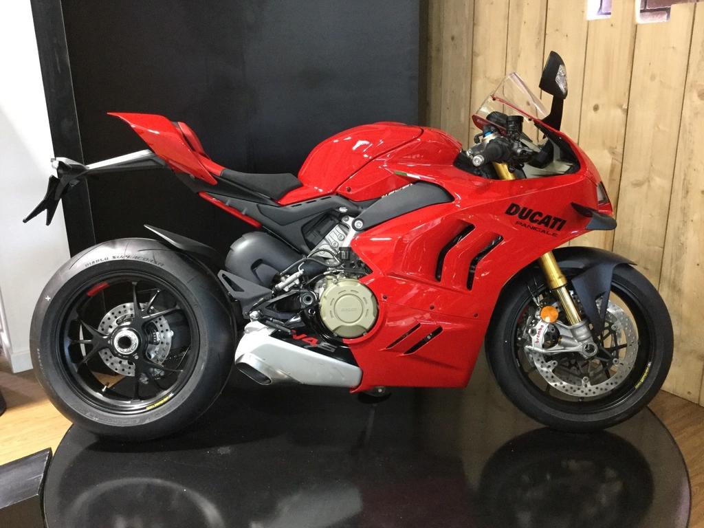 2022 Ducati Panigale V4S